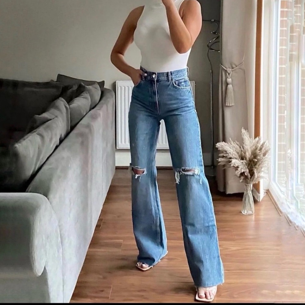 Zara Wide Leg High Rise Distressed Jeans Womens Size 2